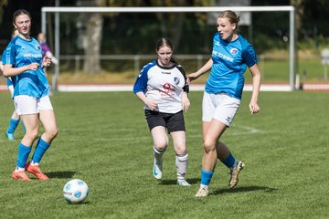 Bild 196 - wBJ VfL Pinneberg - Germania Schnelsen : Ergebnis: 15:1